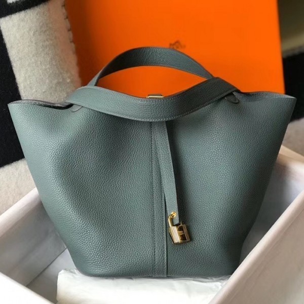 Replica Hermes Picotin Lock 18 Bag In Vert Amande Clemence Leather