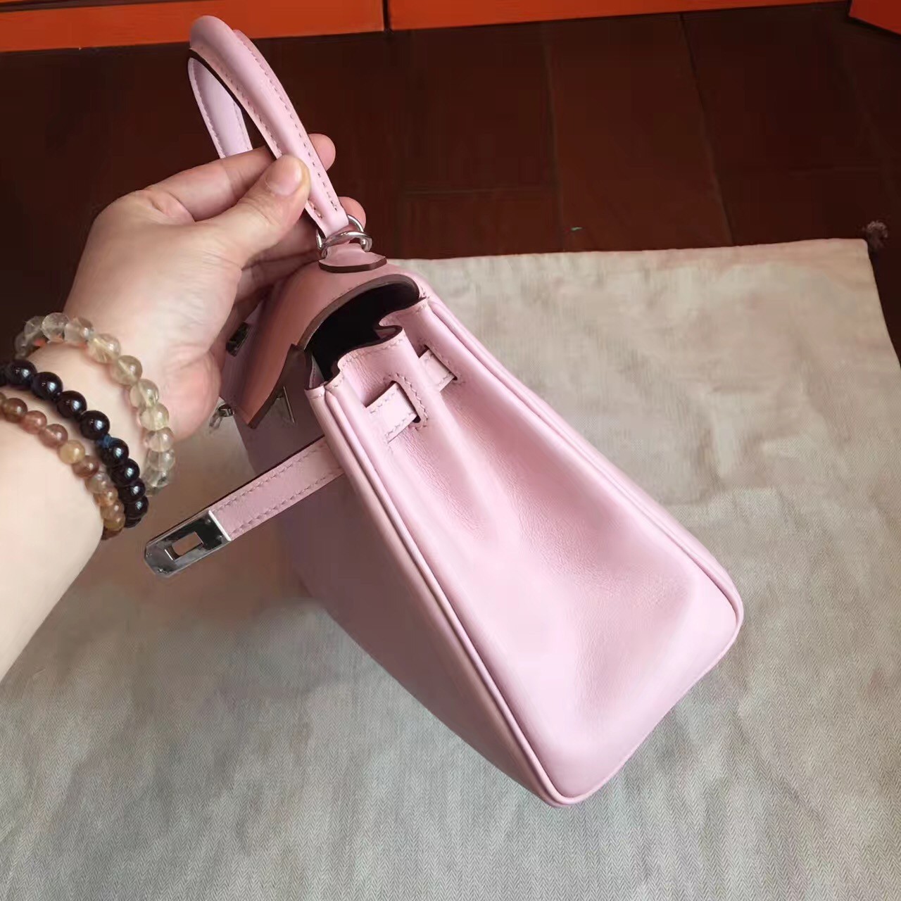 Hermès Kelly 28 Swift Rose Dragee