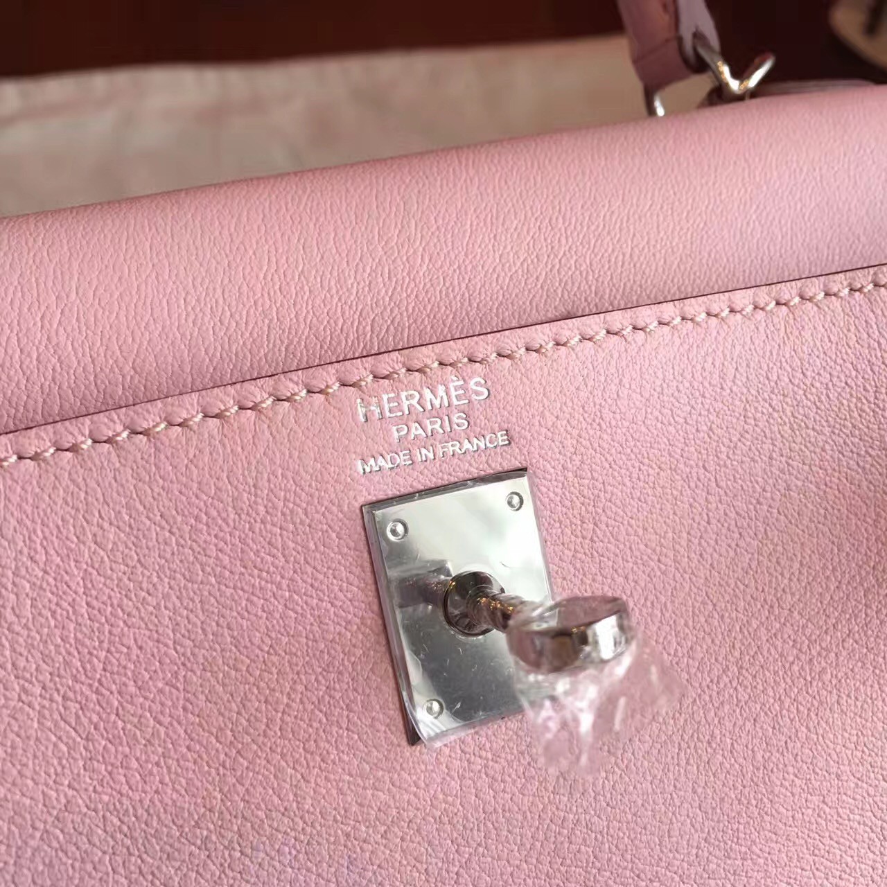 Hermès Kelly 28 Swift Rose Dragee