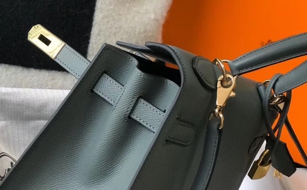 Hermès Kelly 28 Vert Amande Epsom with Gold Hardware - Bags - Kabinet Privé