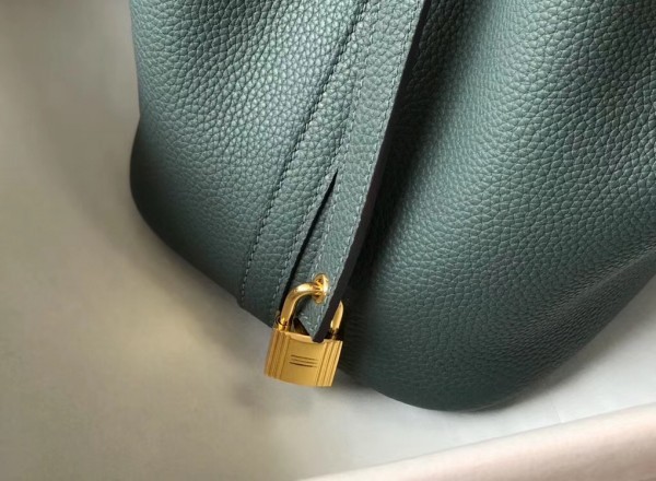 Replica Hermes Picotin Lock 18 Bag In Vert Amande Clemence Leather