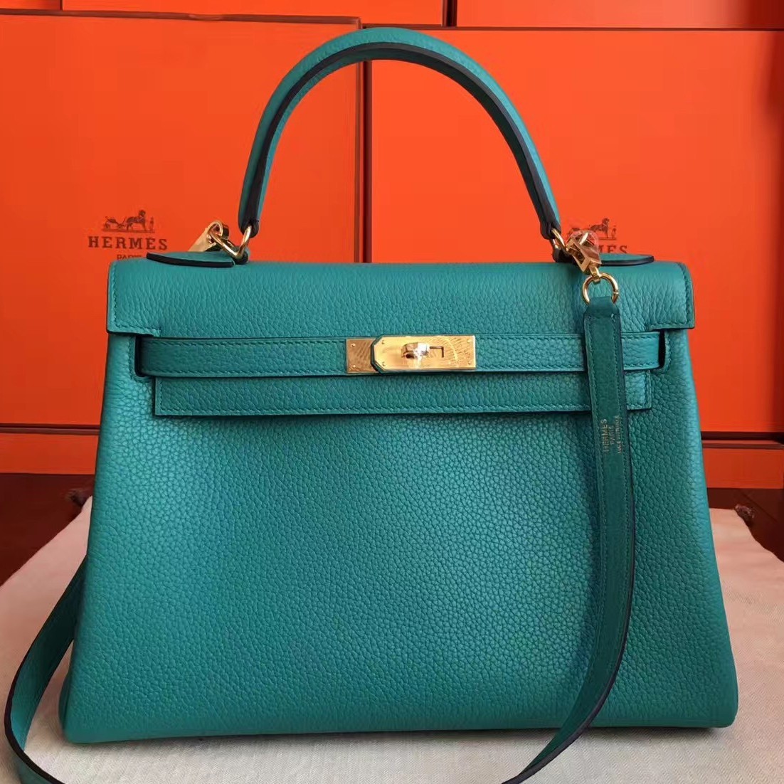 Replica Hermes Kelly 32cm Bag In Malachite Clemence Leather GHW