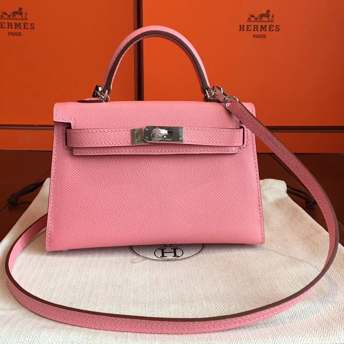 Hermès Kelly II 20 cm Mini Veau Epsom Rose Pink Extreme GHW Bag - Chelsea  Vintage Couture