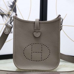 High Quality Replica Hermes Etoupe Evelyne II TPM Messenger Bag QY00736